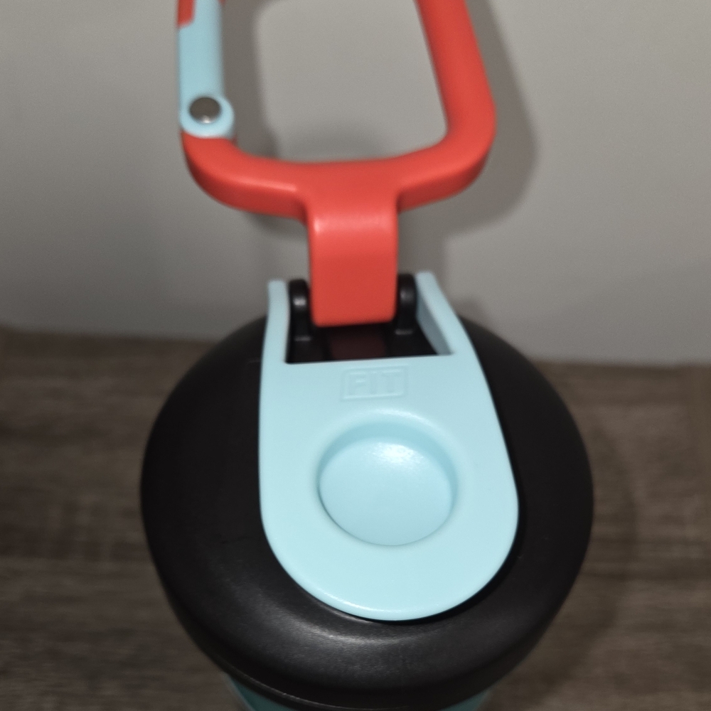 Contigo Teal Shake & Go Fit Mixer Bottle 28 Fl oz. (828ml) Carabiner Handle New. - Picture 10 of 11
